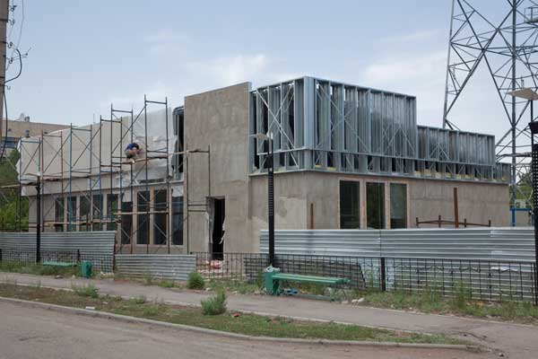 Строительство торгового павильона ЛСТК, дата снимка - 05 июня 2012 г.