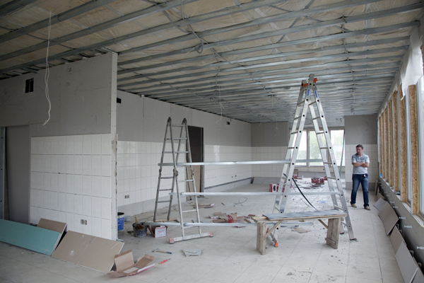 Строительство торгового павильона ЛСТК, дата снимка - 29 июня 2012 г.