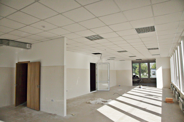 Строительство торгового павильона ЛСТК, дата снимка - 2 августа 2012 г.