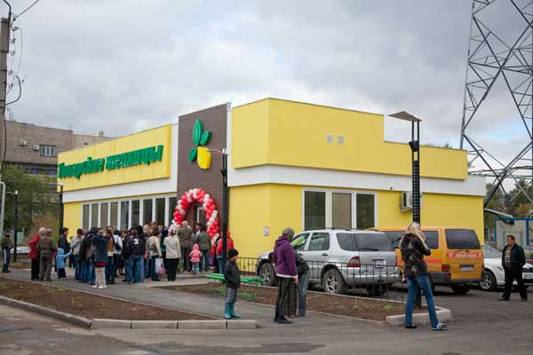 Строительство торгового павильона ЛСТК завершено, дата снимка - 15 сентября 2012 г.