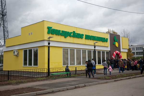 Строительство торгового павильона ЛСТК завершено, дата снимка - 15 сентября 2012 г.