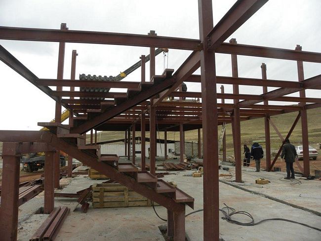 Строительство казармы на полигоне в Таразе с использованием ЛСТК