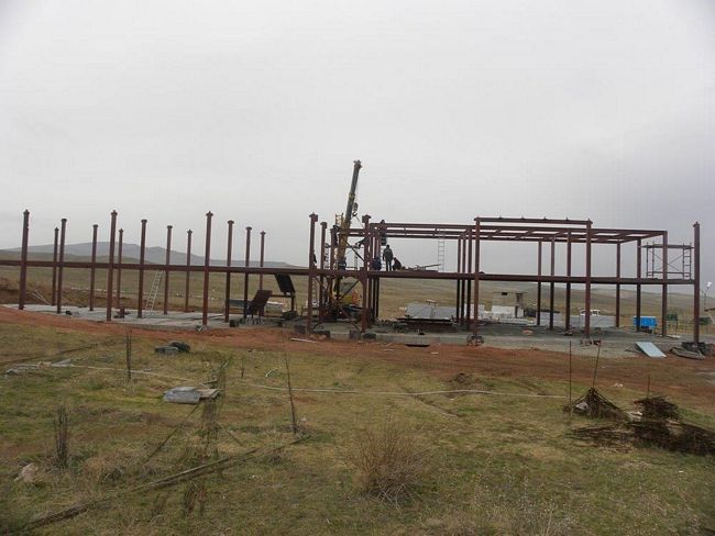 Строительство казармы на полигоне в Таразе с использованием ЛСТК