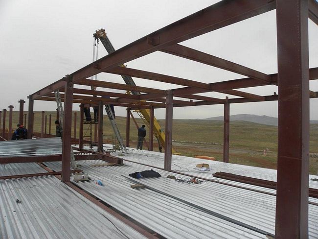 Строительство казармы на полигоне в Таразе с использованием ЛСТК